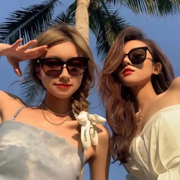 爆谷一周海报